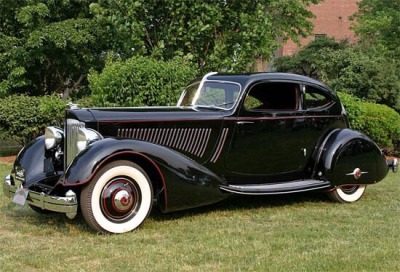 doublesixdaimler:A 1934 Packard Twelve 1106 Coupé on a shorter wheelbase and I think