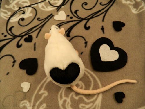 morumoto: White rat plushies with hearts on their bums.Available in my Etsy shop: www.e