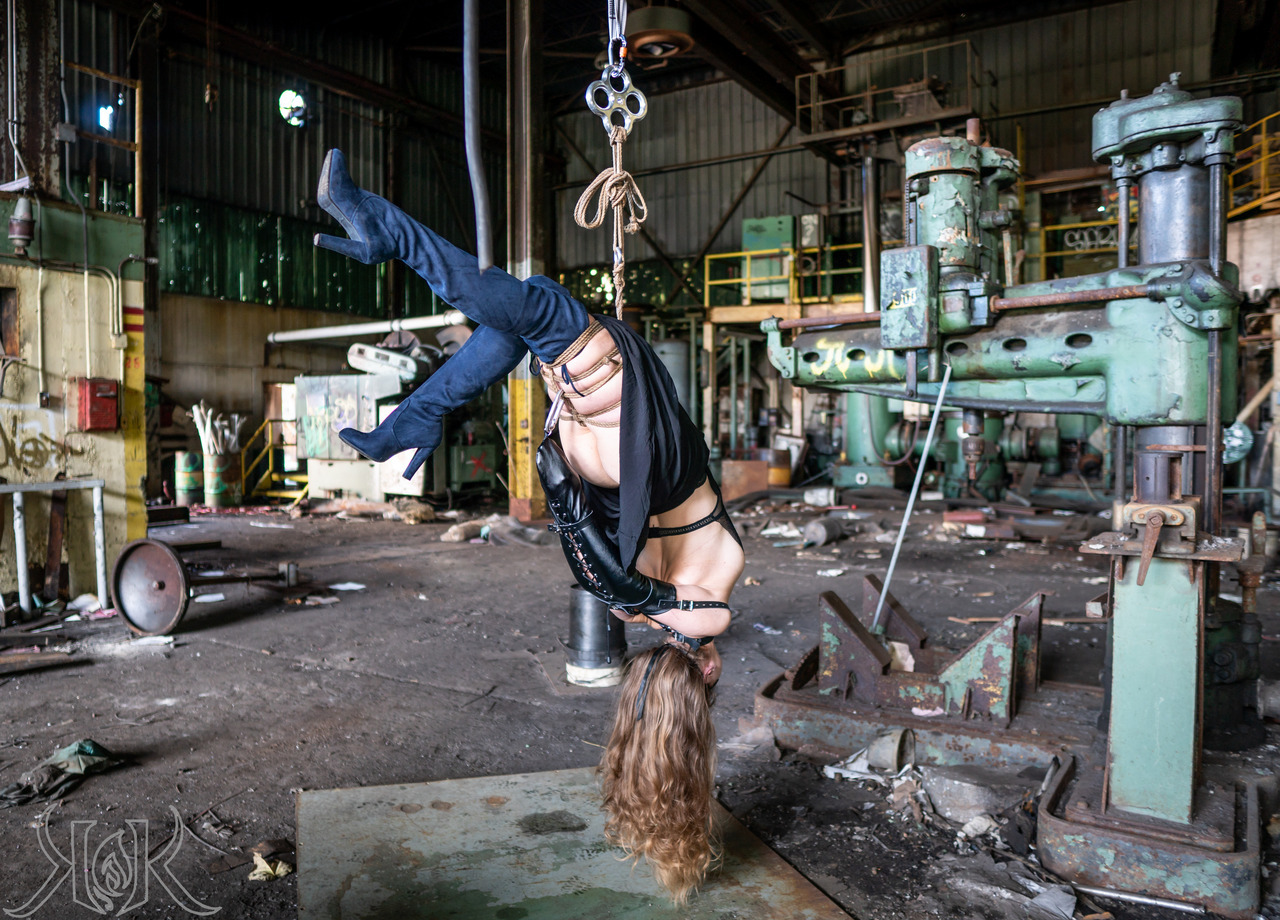kanan0690:  Doll Factory: Mark IIField testingBottom: Zero.GiRope/Photo: Me