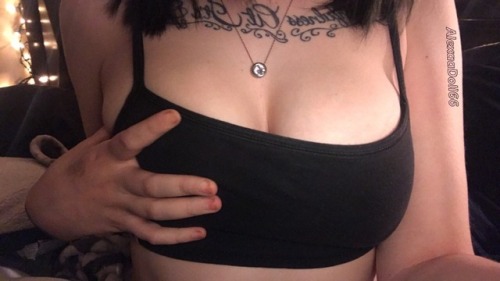 alexaadoll66: Squeeze-squeeze Spoil me to see more Inbox me to find out how