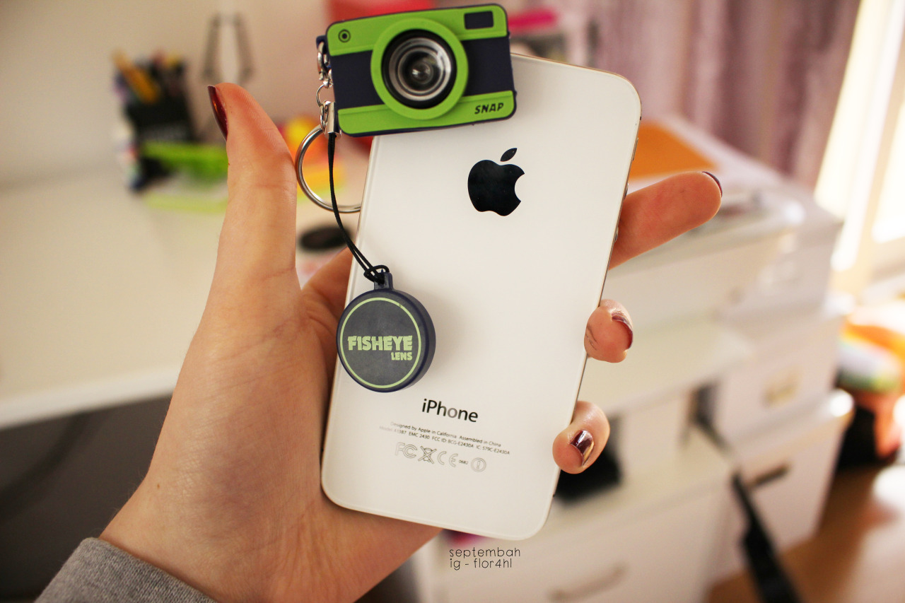 perfhmu:  septembah:  got this cute fisheye from my friend for my birthday     