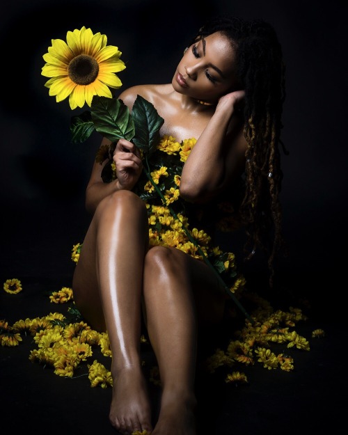 Garden of Melanin ••••••••••••••••••: @black-dtModel: Vanessa Sha'niInstagram: sweet.passions