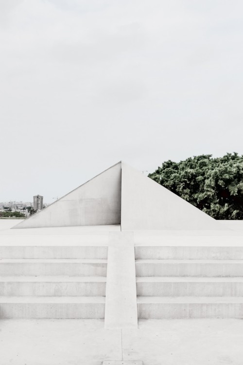 nnmprv:  White Square by Danni Karavan. Photos by Richard Jochum. You can find me: Instagram | Pinterest | Behance