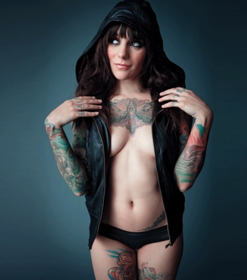 HOT Tattooed girls porn pictures