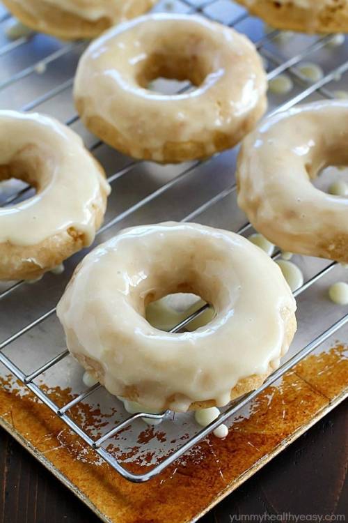 hoardingrecipes: Baked Eggnog Donuts with Eggnog Glaze