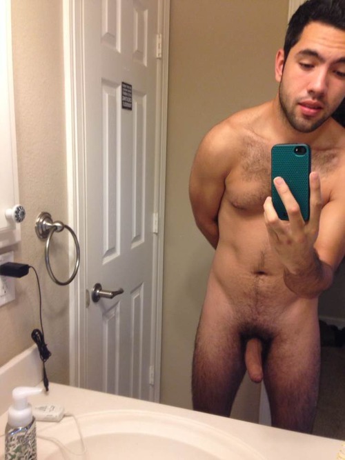 cockfriends:  More Cock Friends @ http://cockfriends.tumblr.com Hot guy and a nice uncut cock