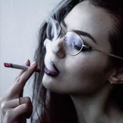 cigarettelover27:🚬💙👓