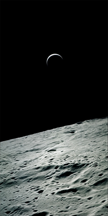 Apollo 15 Earthrise  js