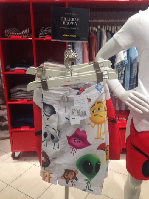 bumbleshark:rbud:these emoji movie shorts are three hundred and ninety five dollarsi would rather di