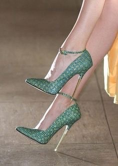 Ooooooo! How about these majestic beauties @cravehiminallways212! That metal heel will come in handy while slaying! 😍