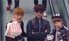 chwannie:  b1a4 at the airport. 