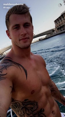 hotfamousmen:  Dan Osborne