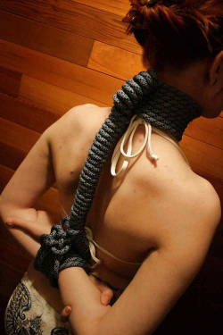 tieduptee:  kanehoward: Neck rope.  Throat Rope Thursday ➰➰