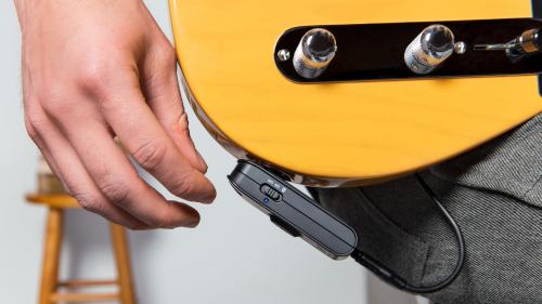 gadgetflow:  Fender Mustang Micro headphone