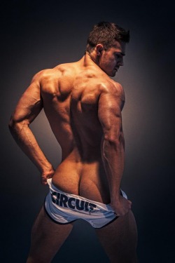 red-meat:  Kirill Dowidoff for the ES Collection