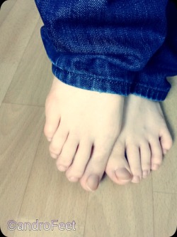 toesandstuff:  Feetsies.