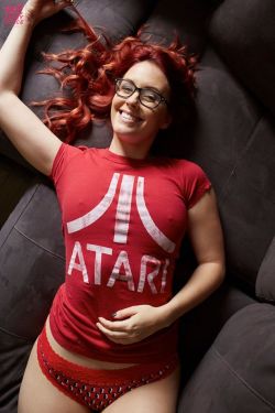 celebs-pokies:  Meg Turney  Awesome shirt