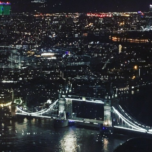 Magnificent night time view of #towerbridge from the cocktail bar of the #shangrilahotel high up in 