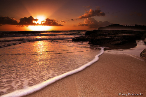 Beach Sunrise by -yury- on Flickr.