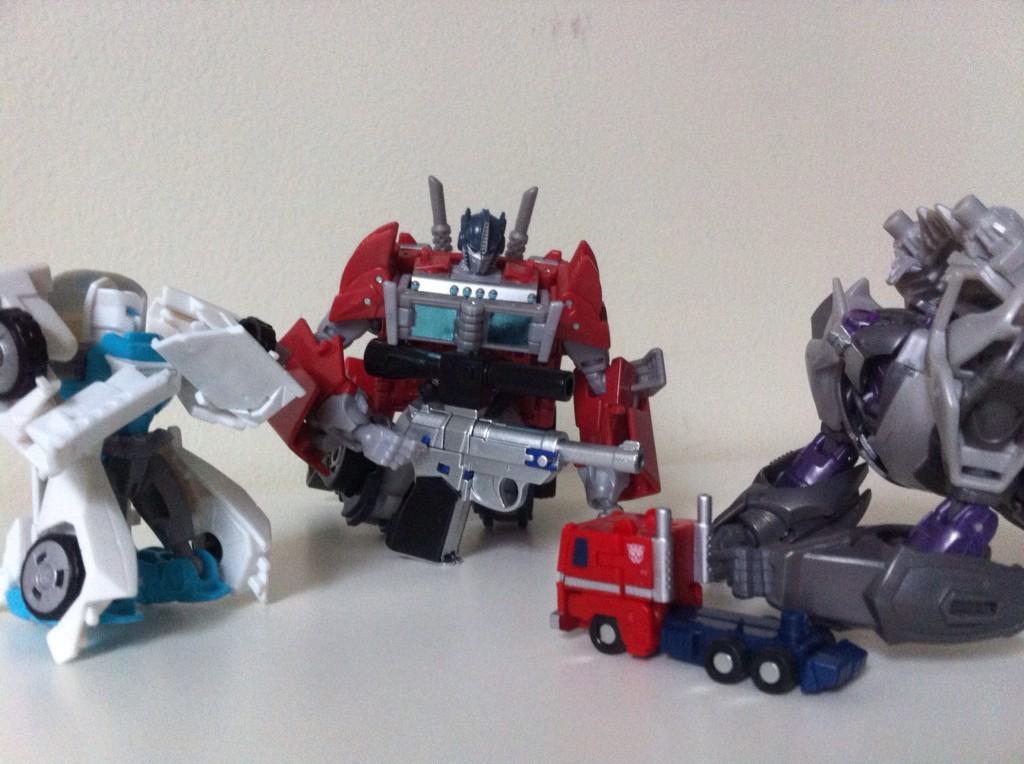 thistlebot:   “Vvvwwoooshh!”  “Pew pew pew!”  “Haha! Now I, Starscream,