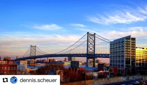 #Repost @dennis.scheuer with @get_repost ・・・ Ben Franklin Bridge . . . This beautiful, blue monster 