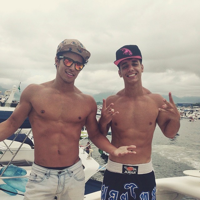 decisivo:  Insta @decisivo follow back ♡😘
