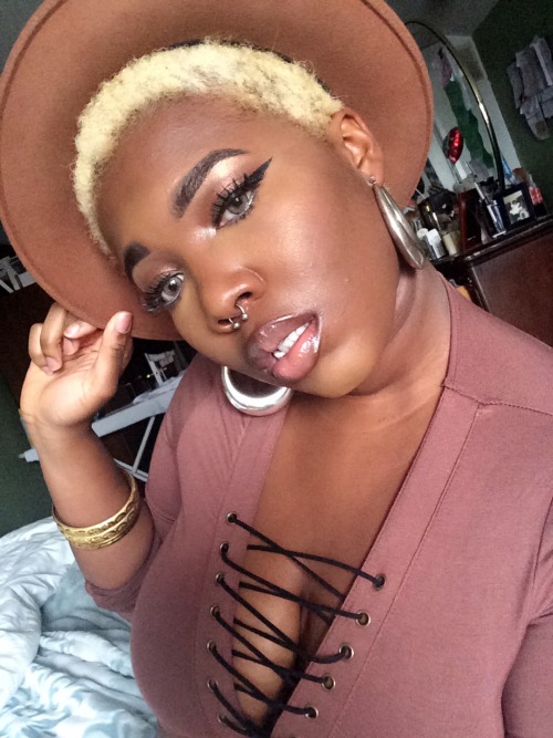 hannahbeex3:  Nude x Melanin