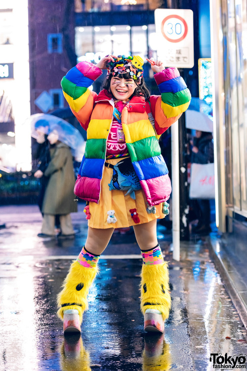 tokyo-fashion:19-year-old Japanese decora Purin-chan on the street in Harajuku in the rain wearing c