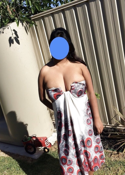 rachitsingh57: mumbaiswingers:  rachitsingh57: Rachit always buys me off shoulder dress; I don’t min