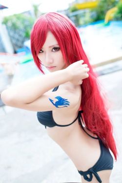 league-of-legends-sexy-girls:  Katarina Cosplay 