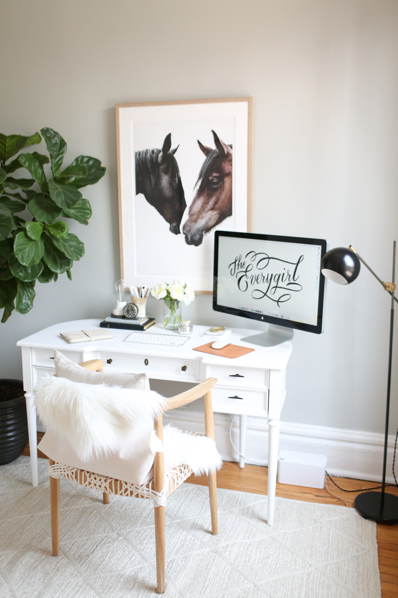 gravityhome:  Chicago home of The Everygirl co-founder Danielle Mossgravityhomeblog.com