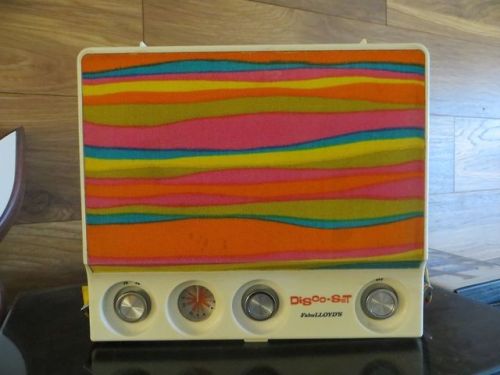 thegroovyarchives:70′s FabuLLOYD’S Disco-Set Solid State Record Player Radio(via: ebay)