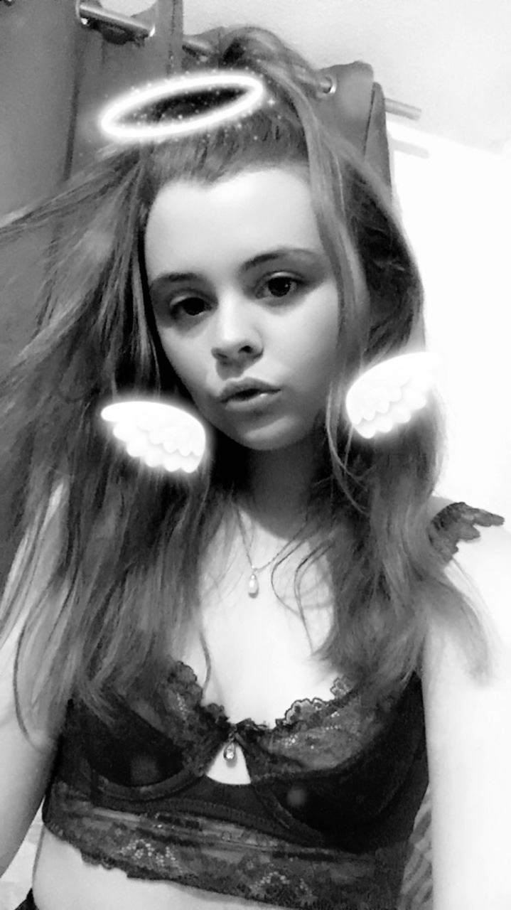 chlobo-x: PayPal me chloallen19@icloud.com😈😈😈😈