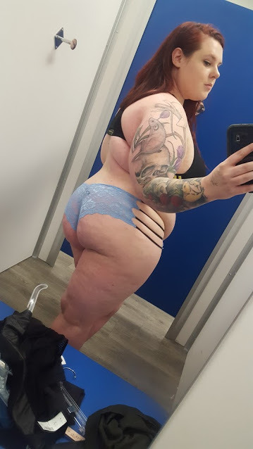 vinyldolly:  My big fat butt &lt;3  How I love thee!!!
