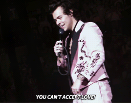thestylesgifs:Toronto, Canada - 16/06