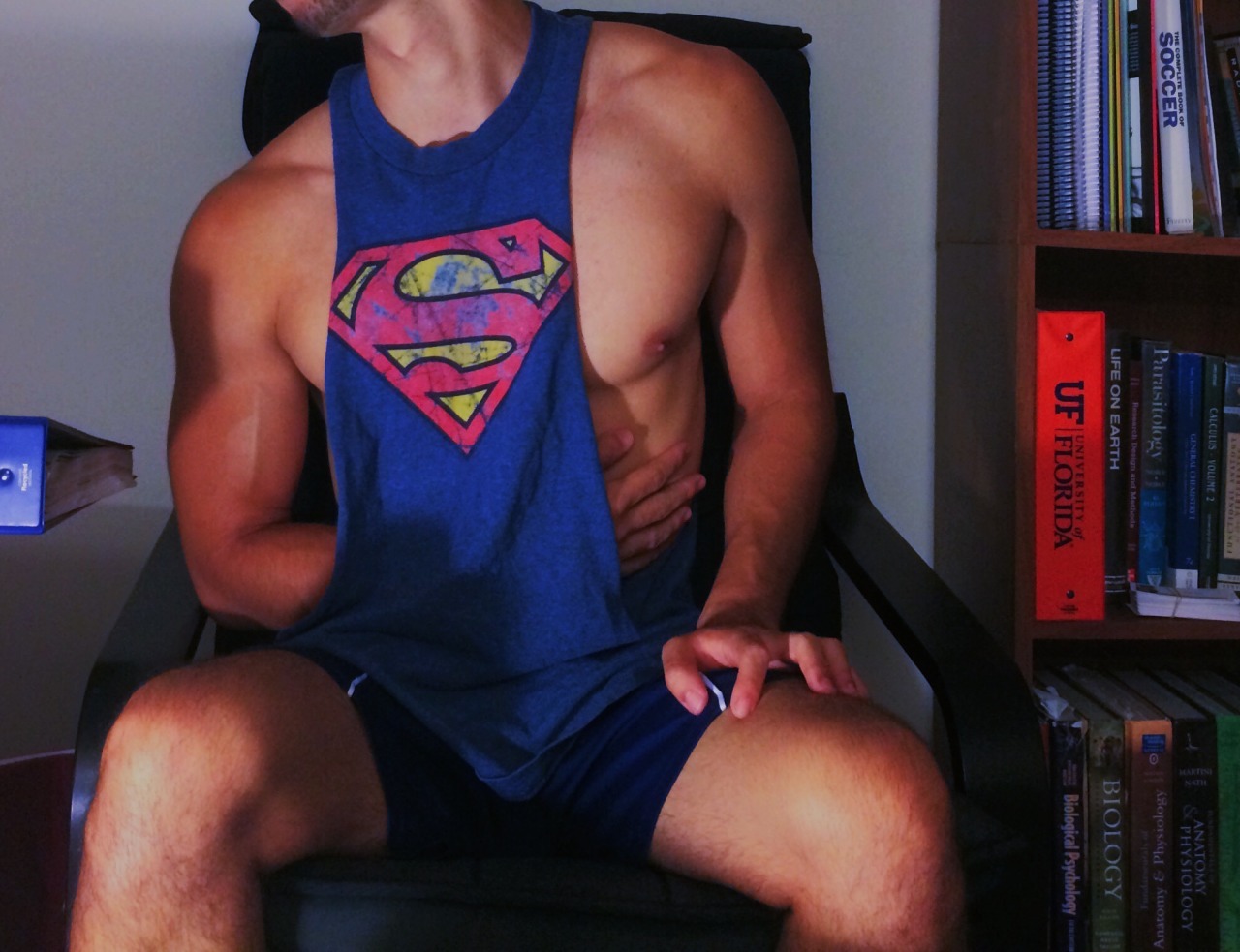 gaysupermanseeker:  relaxei-me:  Follow me  Oh man. At a loss for words.