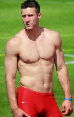 rugbyplayerandfan:  theperthbiscuit:  There