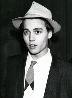 80slove:  Young Depp