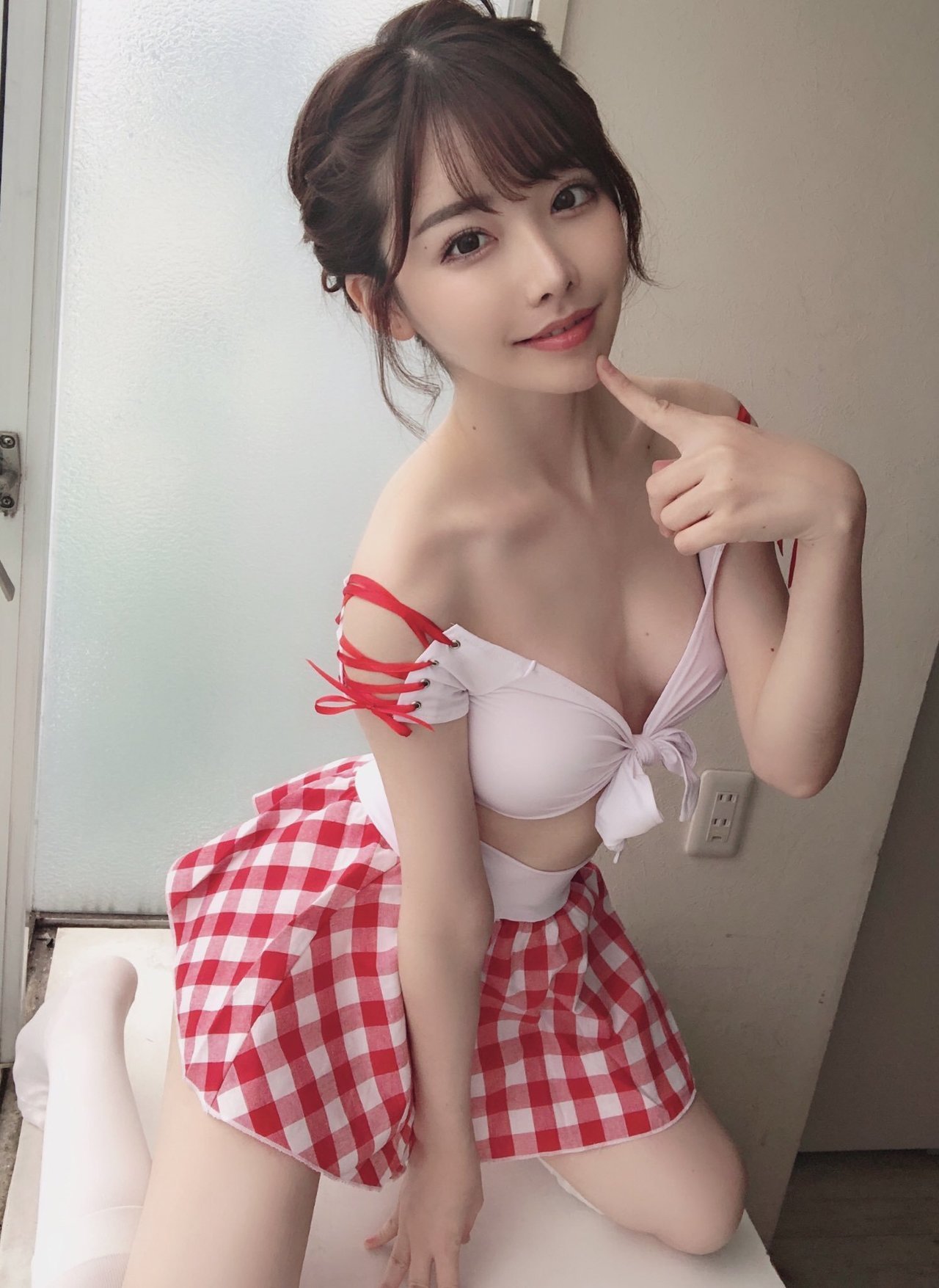 gravure-idol-japan:  ●【マキタ】 10.8V 充電式クリーナ(紙パック式)