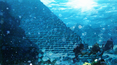 10knotes:  :six-tooth-smile: wtf giants???? underwater pyramids?????? ATLANTIS WAS REAL  Featured on a 1000Notes.com blog