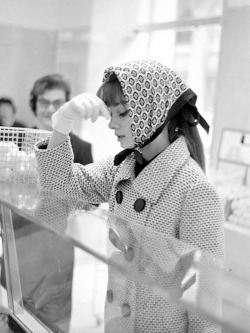 jeanjeanie61:  Audrey Hepburn 1961 Candid