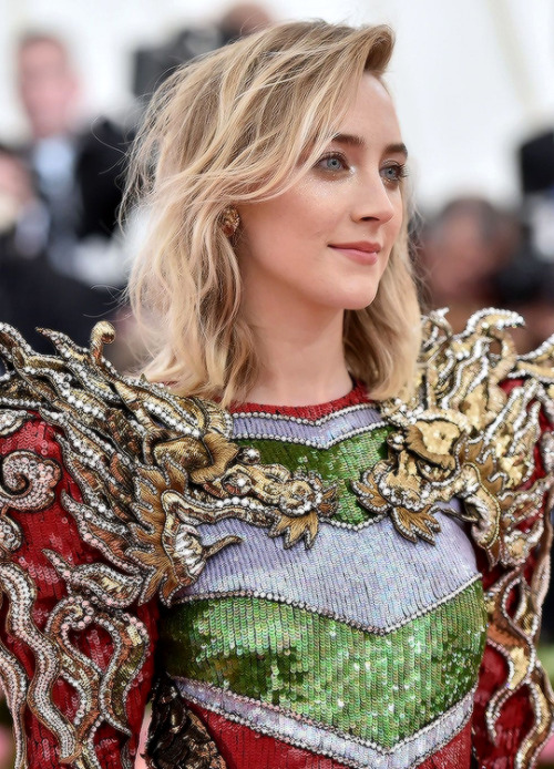 ralts:SAOIRSE RONAN@ the Met Gala Celebrating Camp: Notes on Fashion at The Metropolitan Museum of A