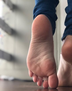 naughtyfeets: