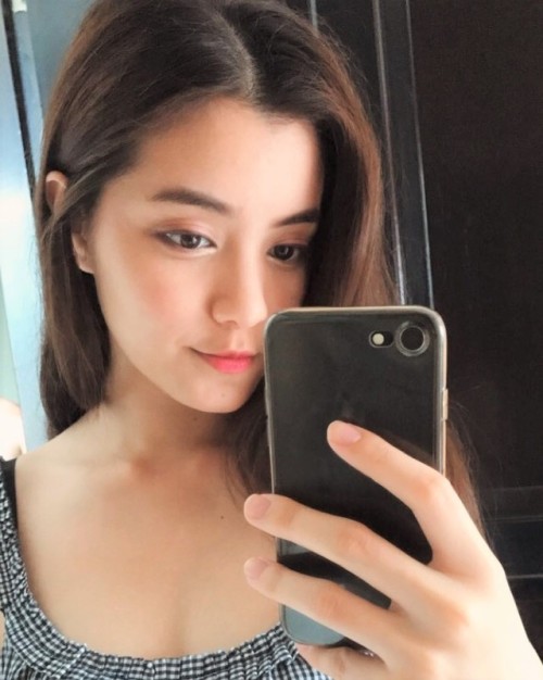 asian-teen-girl:Perfect handjob hands Please DM with her ig and I’ll give you something in re