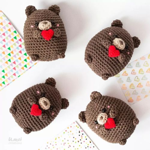 Dark brown Choco Bear! Is it me or do they look like they&rsquo;re floating? Pattern and finished p