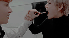 ksjmygjhsknjpjmkthjjk: + [cr.]