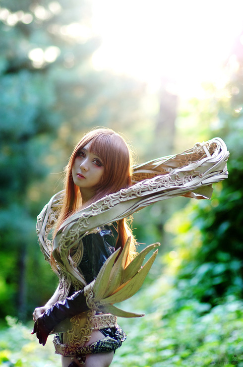 truly-madly-geekly:  More @ Truly, Madly, Geekly Amazingly Beautiful Fantasy Cosplay