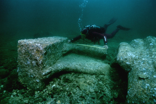 rufftoon:waterisntwet:Heracleion, Lost Egyptian City Revealed After 1,200 Years Under Sea.That last 