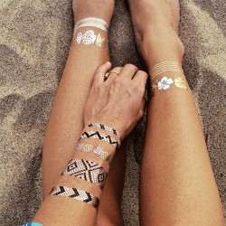 teencry:  Love metallic flash tattoos? They’re the biggest trend this summer season, and you can get them HERE for FREE! All you have to do is sign up and pay for the international shipping fee of ū.99! That’s an amazing deal, considering that you’ll