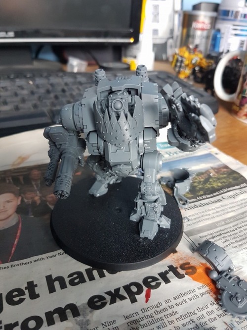 petepaintswarhammer:Looks like the orks of Boltonium have been lootin’ the latest Imperial tech. Pet